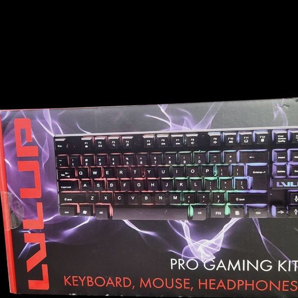 Brand new LVLUP PRO GAMING KIT - Picture 3 of 6